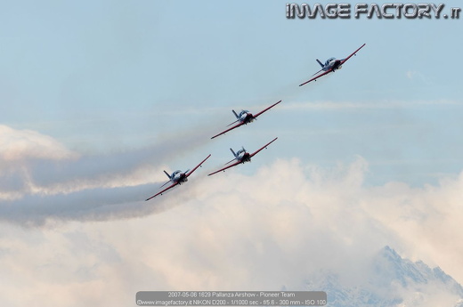 2007-05-06 1629 Pallanza Airshow - Pioneer Team